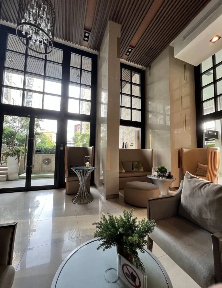 For rent: Nest Sukhumvit 22, newly renovated room - ready to move in 💥🏨