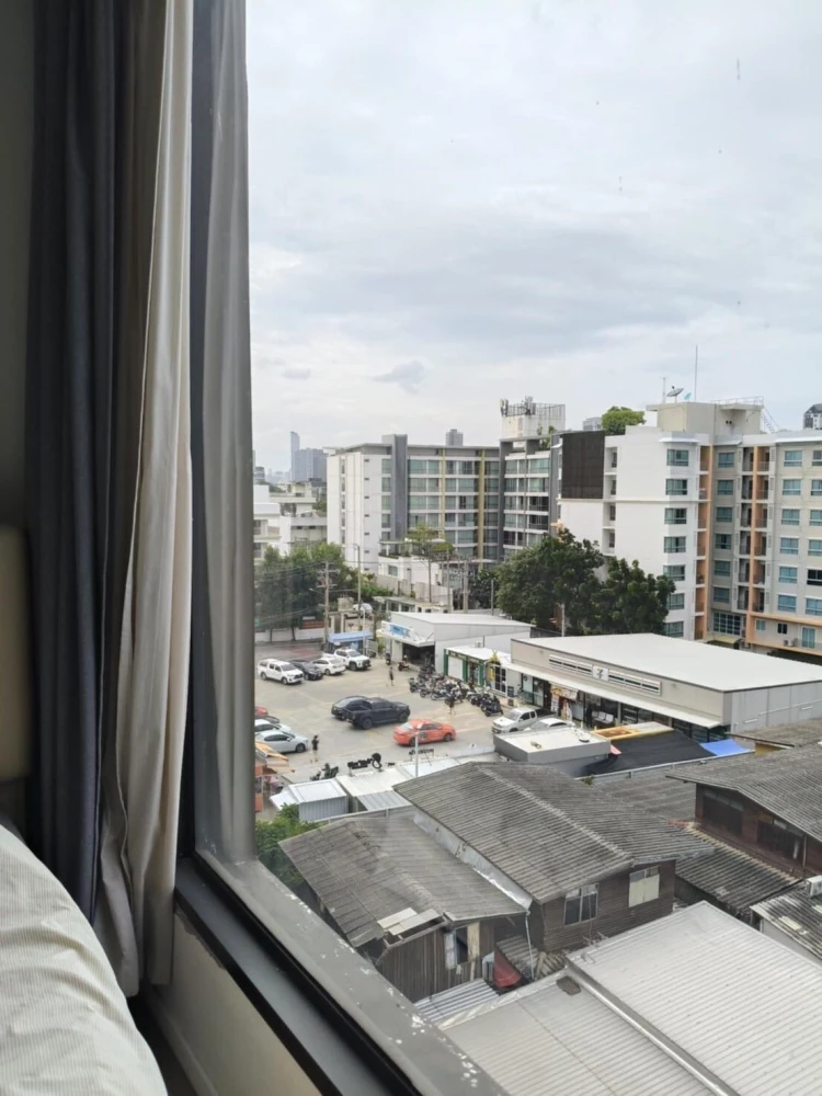 For rent: The Nest Sukhumvit 64, 7th floor, Building A, area 29 sq m., clearly separated rooms, don't miss it.