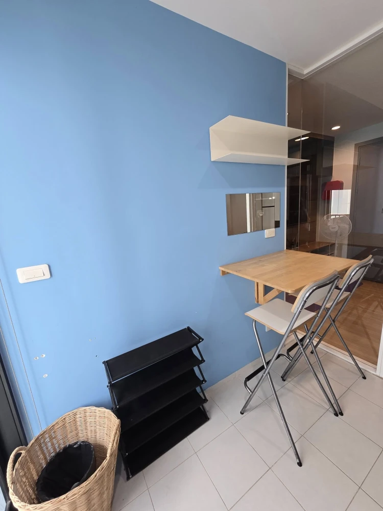 For rent: The Base Rama 9 - Ramkhamhaeng. Well-built bedroom, decorated in soothing blue tones, comfortable to live in. Book now and you won't be disa