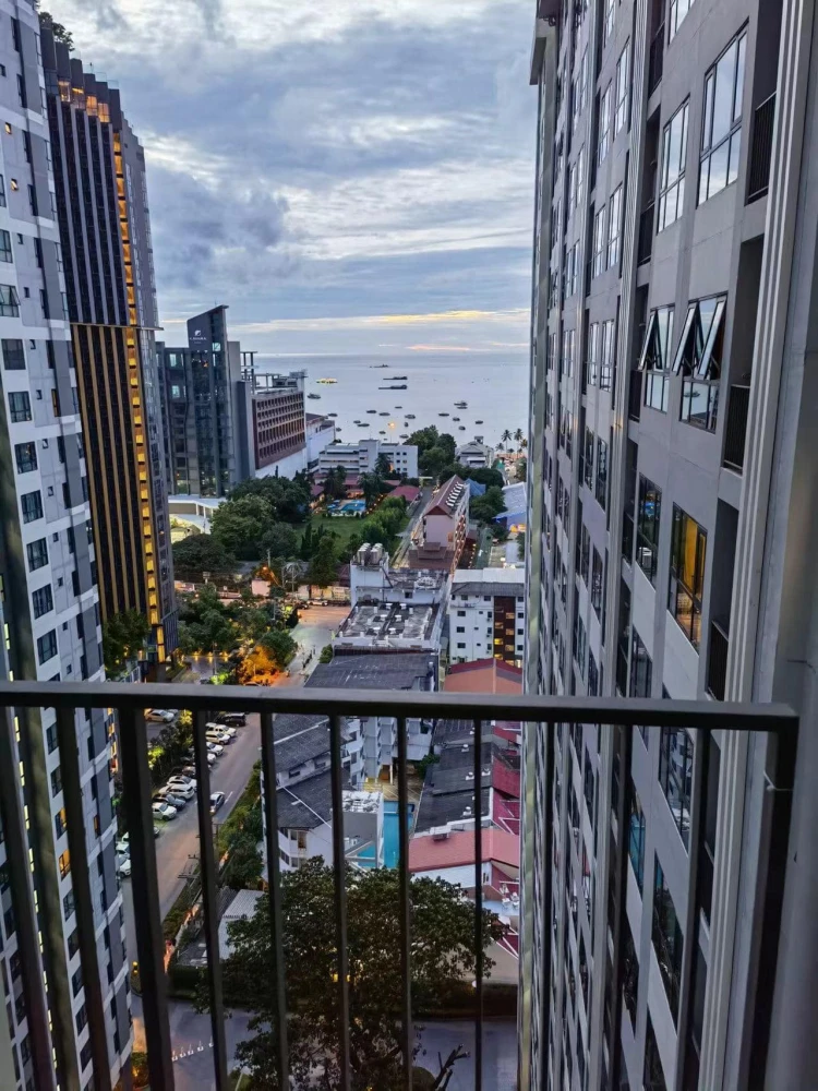 For rent: The Base Pattaya Central (Pattaya Central), 19th floor, sea view, fully furnished, nice to live in, book now!