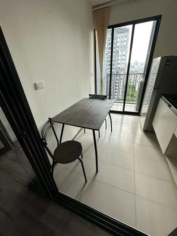 For rent: The Base Park East, nice room, high floor, fully furnished, reserve now+++