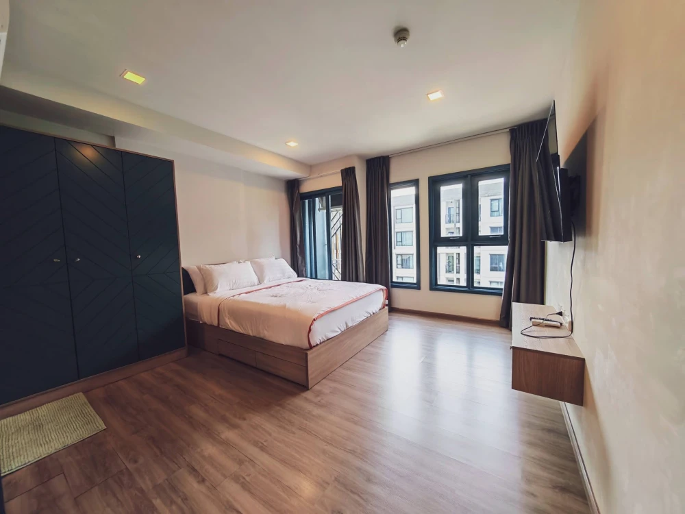 For rent: The Base Sukhumvit 50, studio room, 7th floor. Fully furnished with appliances. Book now! Don't miss out!