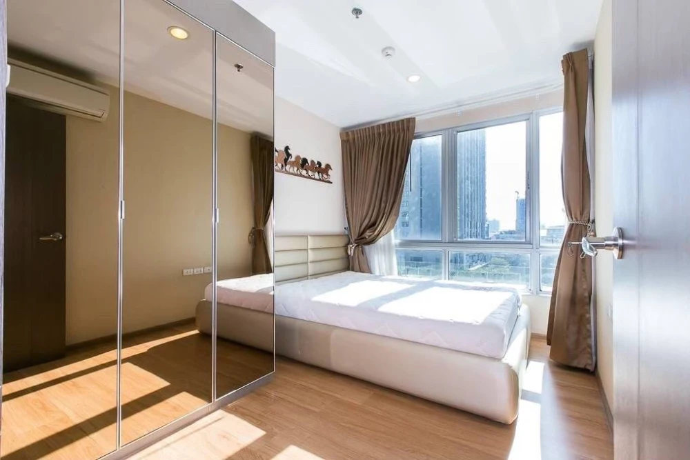 For rent: The Base Sukhumvit 77. Ready-to-move-in unit with full furniture. Spacious and comfortable. Book now!