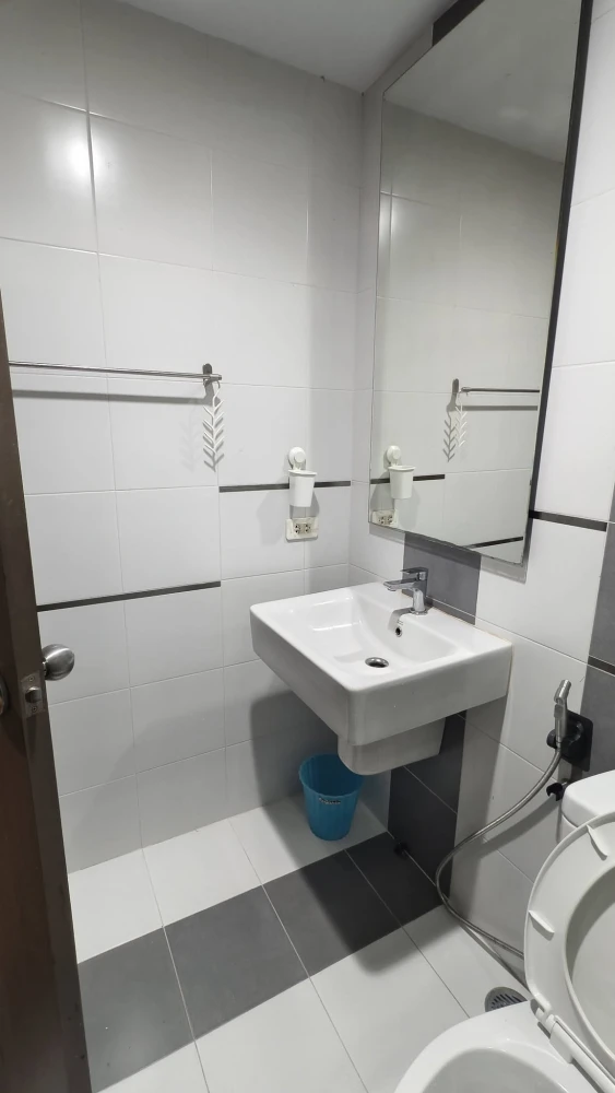 For Rent: The Base Sukhumvit 77. Fully furnished, 10th floor, Building B. Fully decorated—just bring your suitcase and move right in!