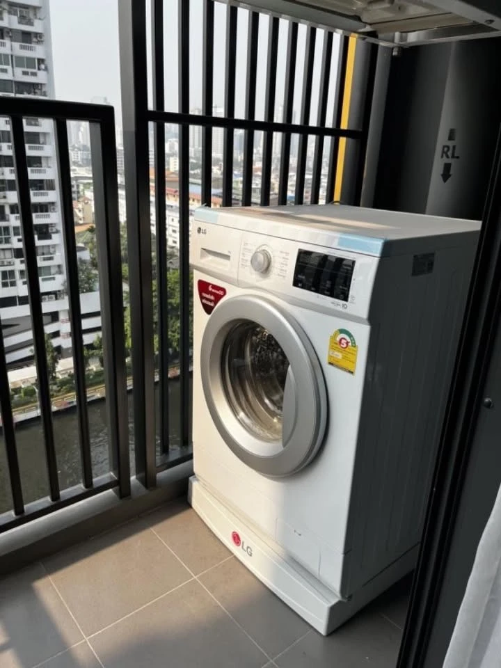 For rent: The Base Phetchaburi - Thonglor, 9th floor, city view, fully furnished, book now, hurry!
