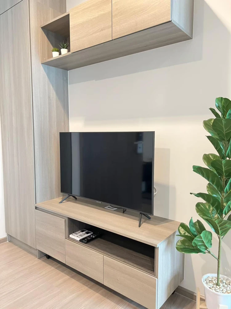 For rent: The Base Phetchaburi - Thonglor, very high floor, 25th floor, fully furnished + electrical appliances, washing machine and dryer included. B