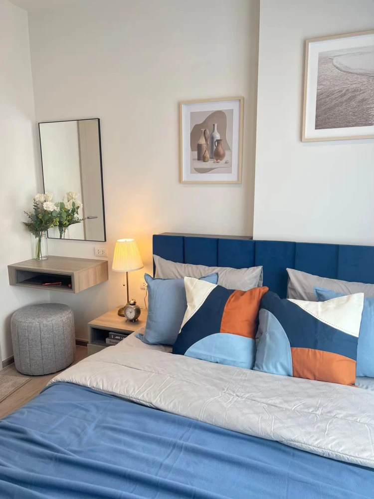 For rent: The Base Phetchaburi - Thonglor, very high floor, 25th floor, fully furnished + electrical appliances, washing machine and dryer included. B