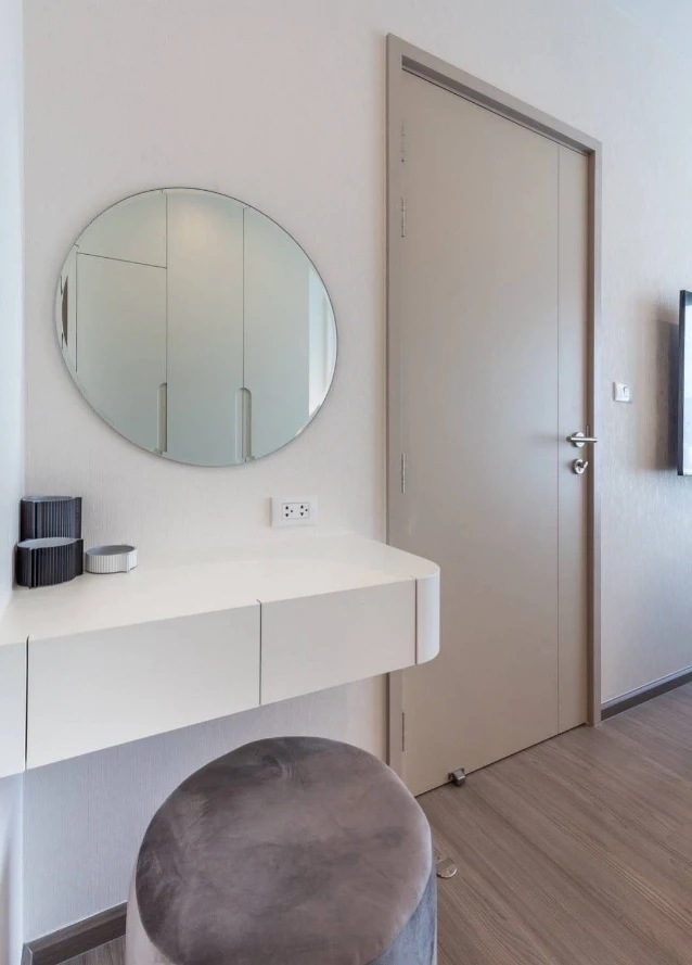 For rent: The Base Phetchaburi-Thonglor, fully furnished, ready to move in, complete with amenities, great price, come reserve now, don't miss out!