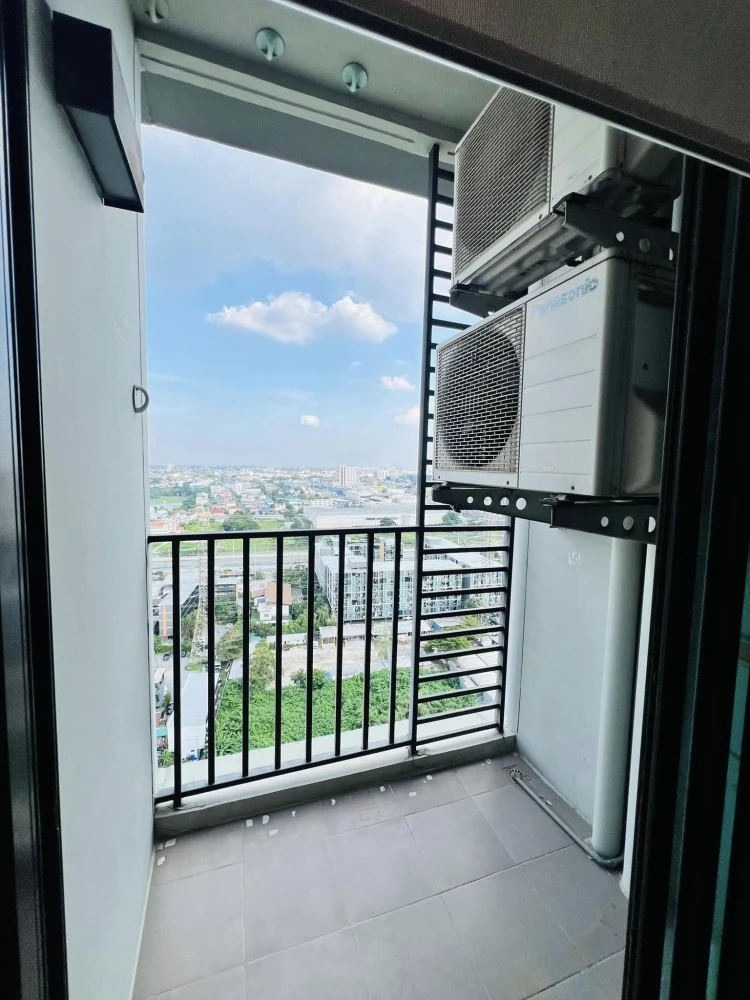 For rent: The Base Chaengwattana, 22nd floor, fully furnished and equipped with electrical appliances. If interested, hurry and reserve now. Don't mis