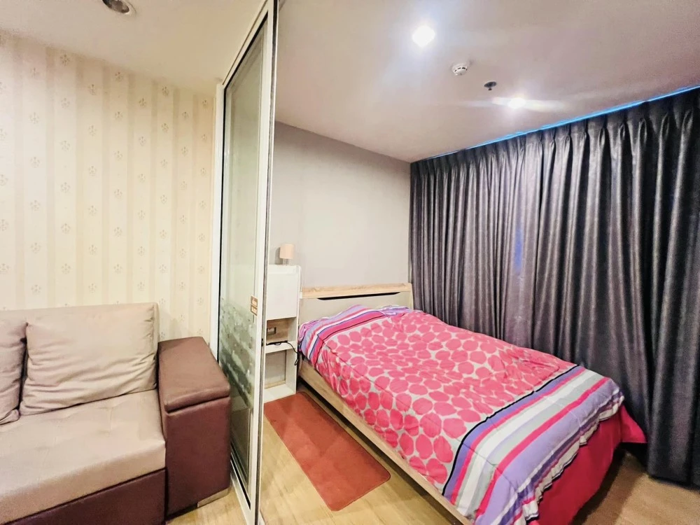 For rent: The Base Chaengwattana, 22nd floor, fully furnished and equipped with electrical appliances. If interested, hurry and reserve now. Don't mis