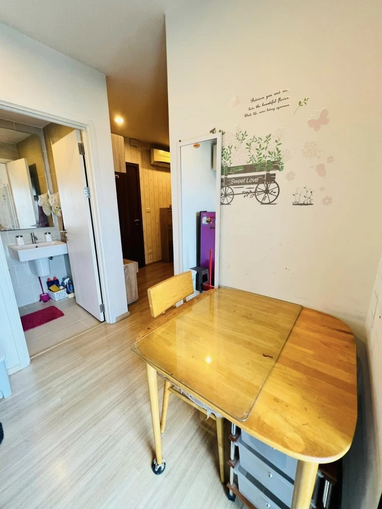 For rent: The Base Chaengwattana, 22nd floor, fully furnished and equipped with electrical appliances. If interested, hurry and reserve now. Don't mis