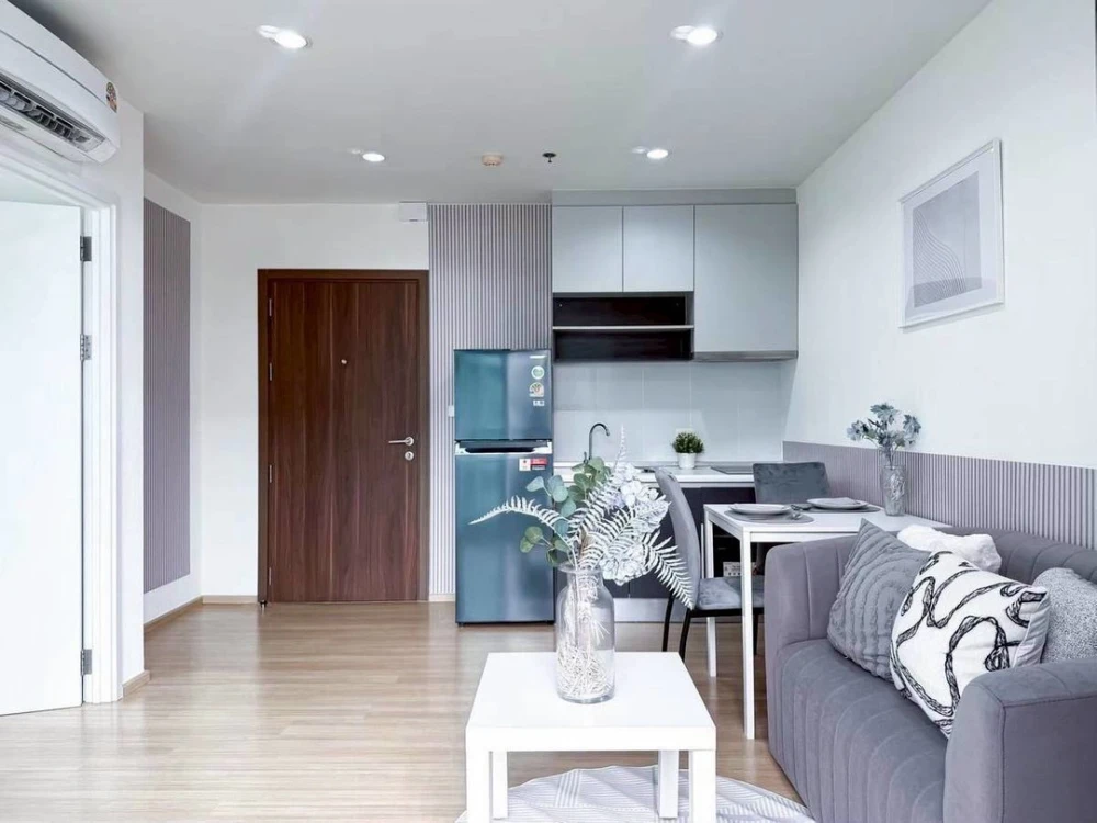 For rent!! The Base Chaengwattana, 6th floor, Building A, swimming pool view, fully furnished, ready to move in! Don't miss out!!