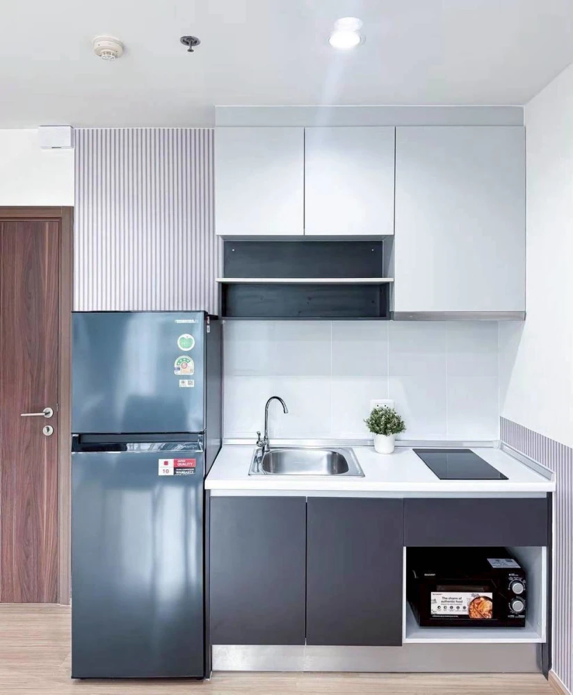 For rent!! The Base Chaengwattana, 6th floor, Building A, swimming pool view, fully furnished, ready to move in! Don't miss out!!