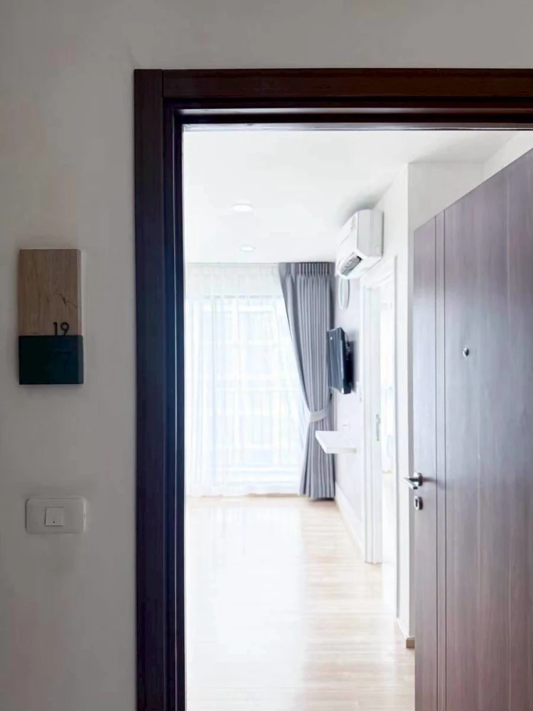 For rent!! The Base Chaengwattana, 6th floor, Building A, swimming pool view, fully furnished, ready to move in! Don't miss out!!