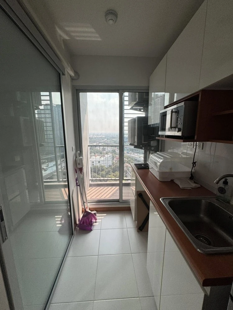 For rent: The President Sathorn-Ratchapruek 2, 15th floor, fully furnished, nice to live in, book now, urgently.
