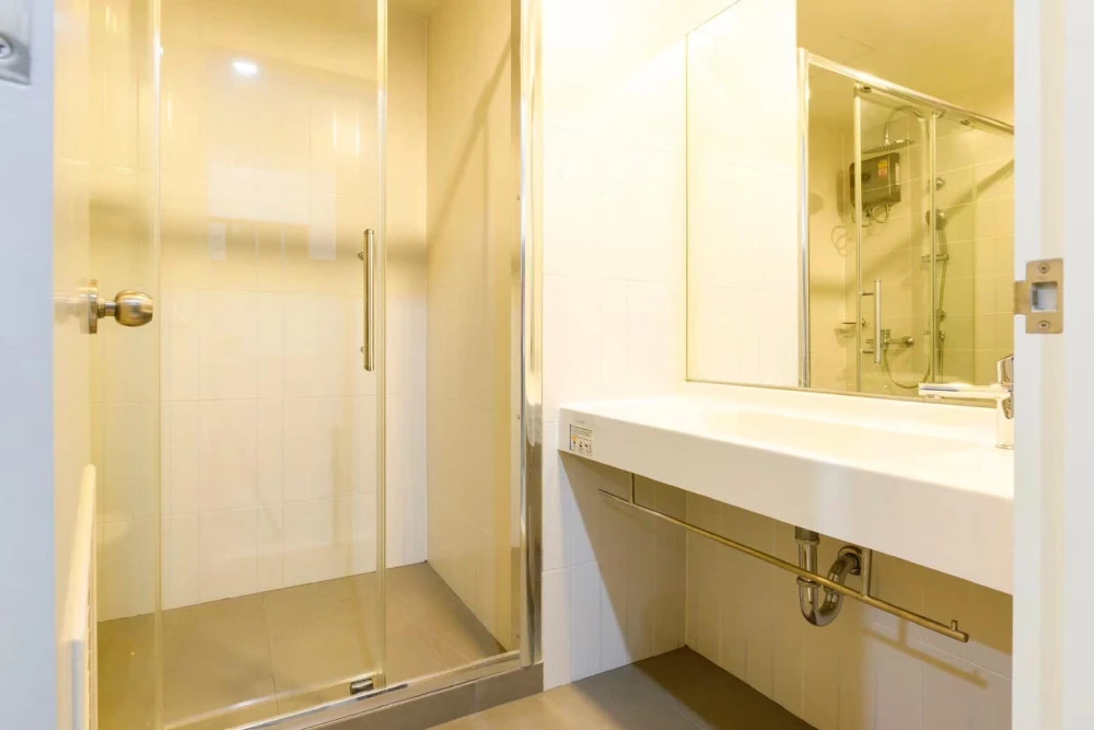 For rent: The President Sathorn-Ratchapruek 3, 2 bedrooms, corner room, no noise, very beautiful view, hurry or you'll miss out.