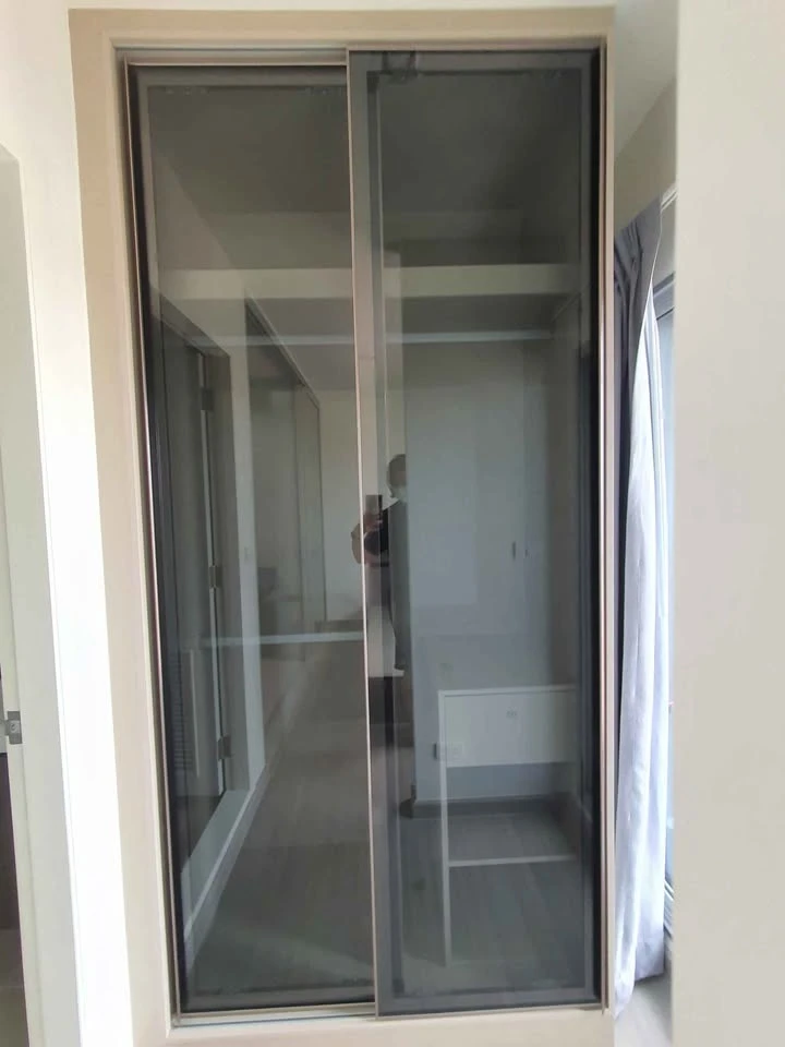 For rent: The President Charan - Yaek Fai Chai Station. The room is on a very high floor with a beautiful city view. Hurry, or you'll miss out!