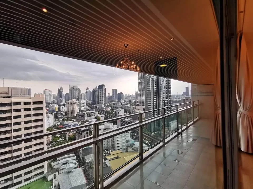 For rent, The Madison Sukhumvit 41, beautiful decoration, fully furnished, great facilities, don't miss it.