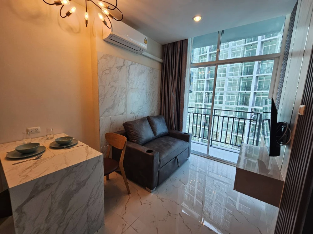 For rent: The Grand Jomtien Pattaya, ready to move in, fully furnished, reserve now.