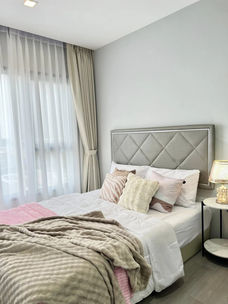 For rent, The Politan Rive, 10th floor, simple room, complete, spacious room, comfortable, exactly as advertised, must reserve now.