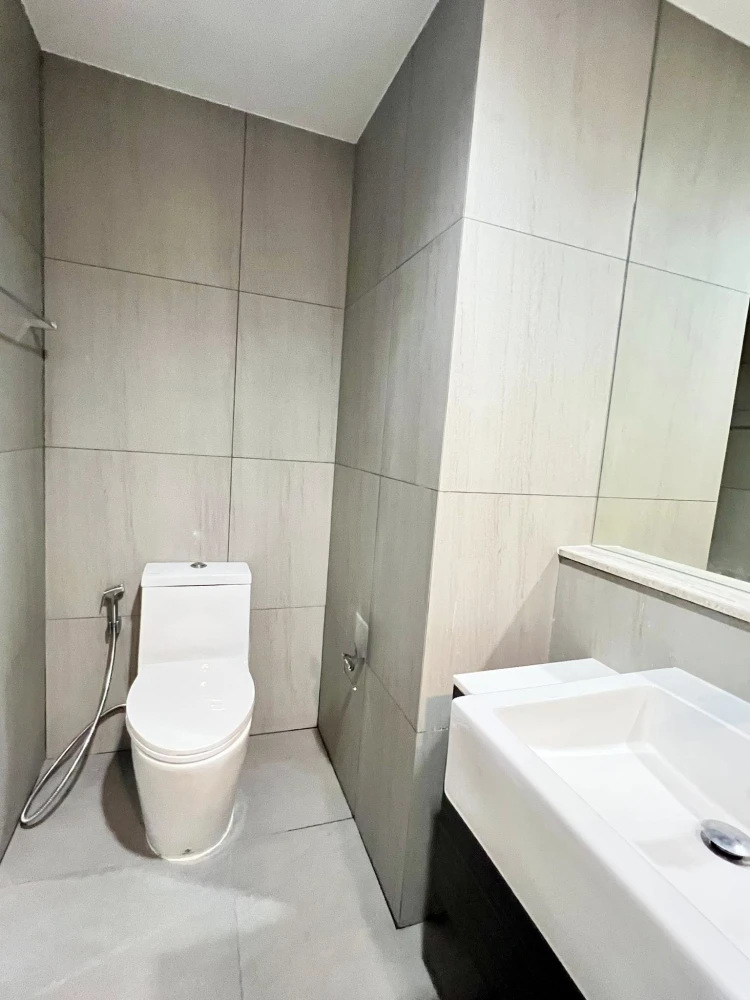 For rent, The Politan Rive, 10th floor, simple room, complete, spacious room, comfortable, exactly as advertised, must reserve now.