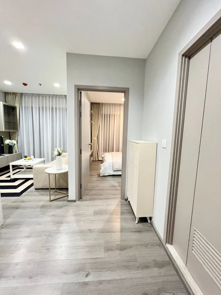 For rent, The Politan Rive, 10th floor, simple room, complete, spacious room, comfortable, exactly as advertised, must reserve now.