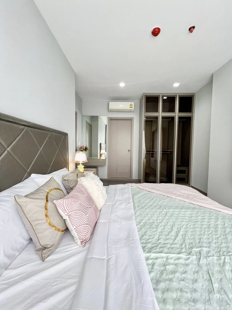 For rent, The Politan Rive, 10th floor, simple room, complete, spacious room, comfortable, exactly as advertised, must reserve now.