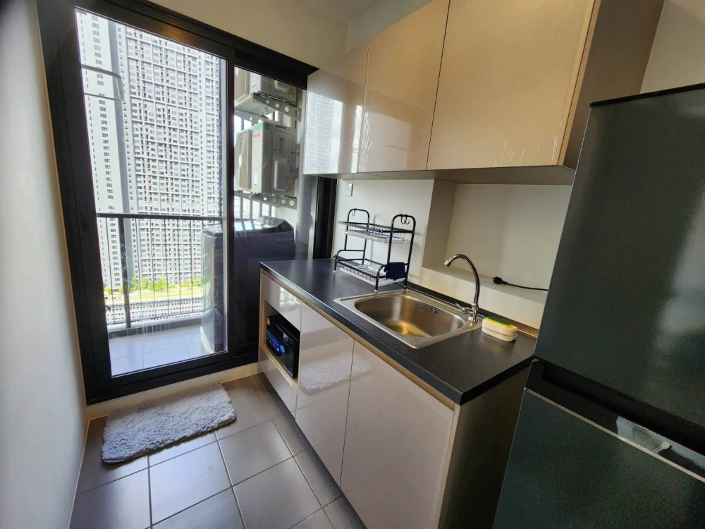 For rent: The Politan Rive, 29th floor, fully furnished, super comfortable bed, hurry and reserve now!