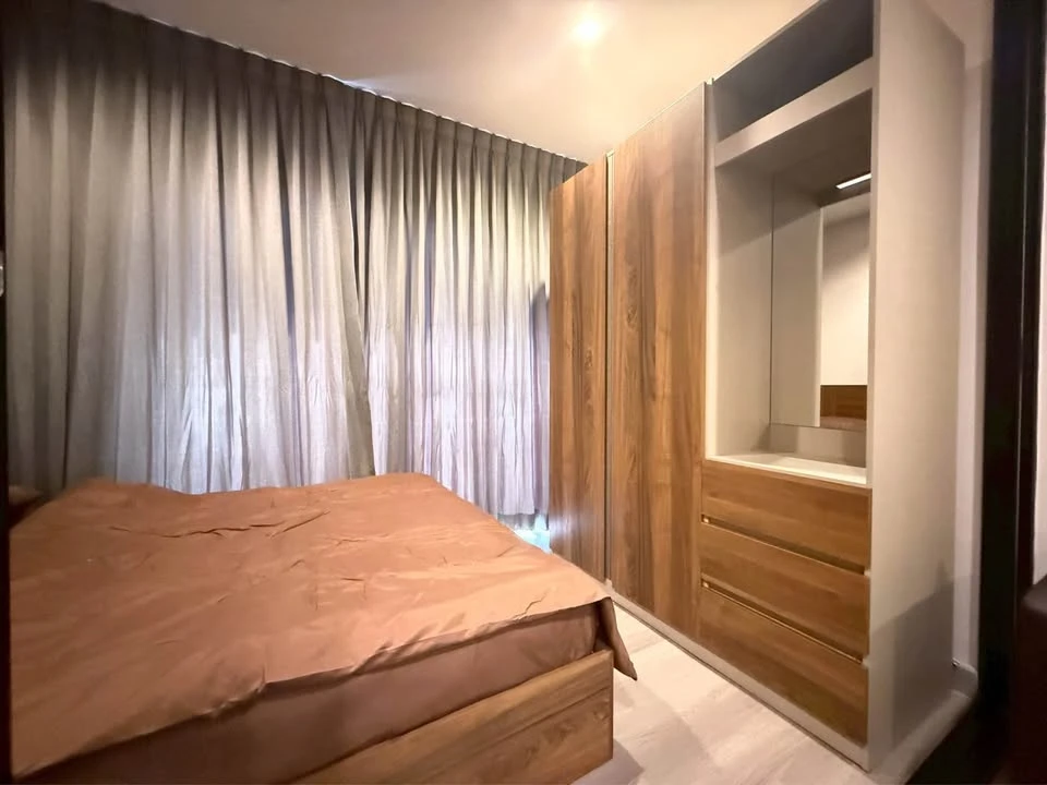 For rent: The Politan Rive, 38th floor, spacious room, high floor, great view. Interested in owning one? Hurry and reserve now! Don't miss out!