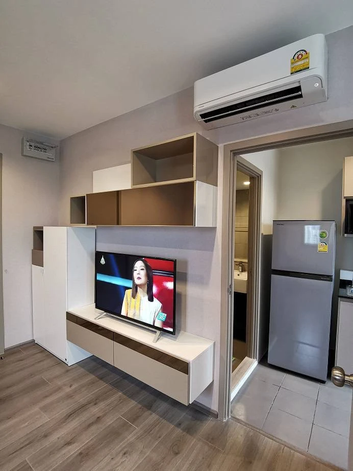 For rent, The Politan Reef, high floor, corner room, north, river view, comes with a good bed. Book now