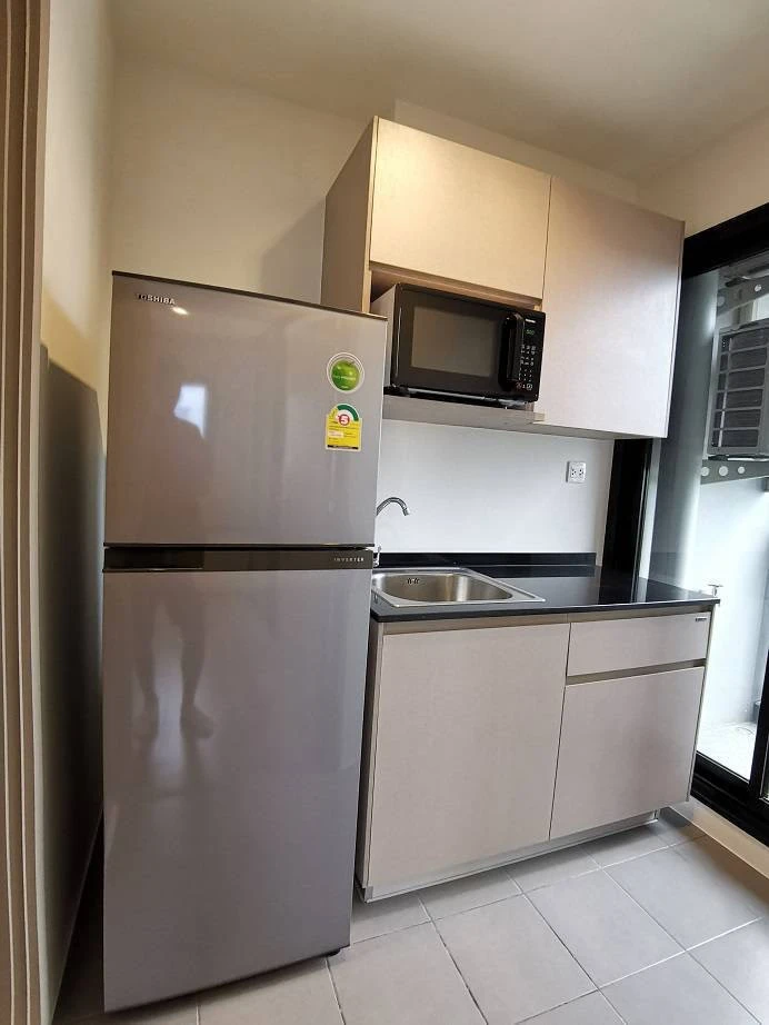 For rent, The Politan Reef, high floor, corner room, north, river view, comes with a good bed. Book now