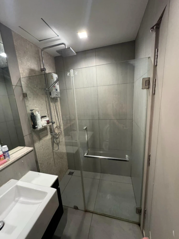 For rent: The Politan Rive, ready to move in, electrical appliances, furniture included, book now, good price, you'll regret it if you miss out!!