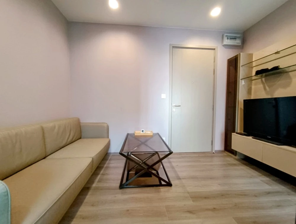 For sale, for rent, The Politan Aqua, spacious room, comfortable, comes with complete decorations, interested, book now.