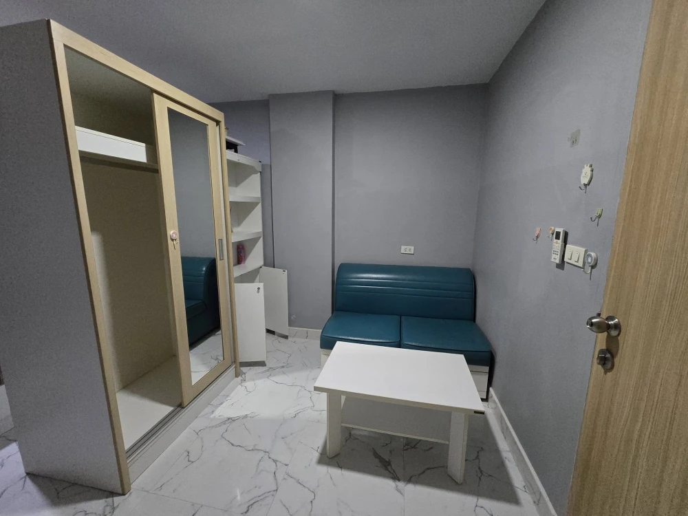 For rent: The Diamond Nawakon-Talat Thai, a nice room, fully furnished, just bring your bag, don't miss it.