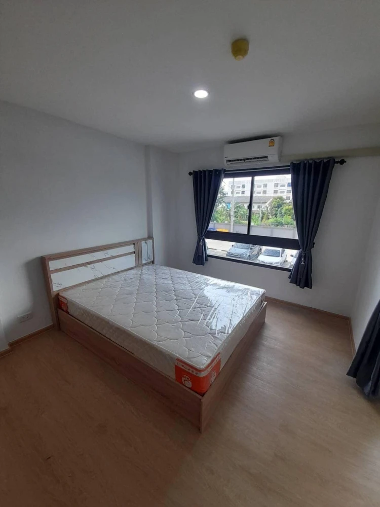For rent: The Diamond, Nawanakorn-Talat Thai, studio room, 2nd floor, not high, very good price, hurry and reserve now.