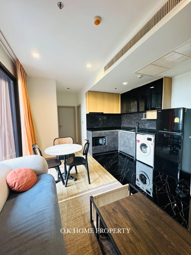 For rent: The Line Chatuchak - Mochit. Large, comfortable room. Plenty of usable space. Fully furnished and equipped with appliances. Come reserve now