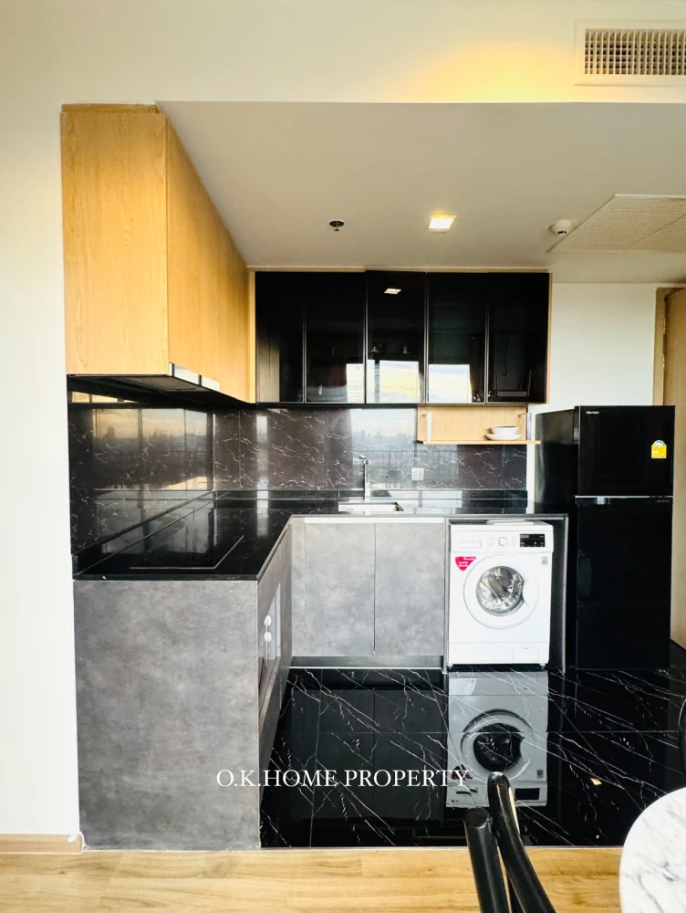 For rent: The Line Chatuchak - Mochit. Large, comfortable room. Plenty of usable space. Fully furnished and equipped with appliances. Come reserve now