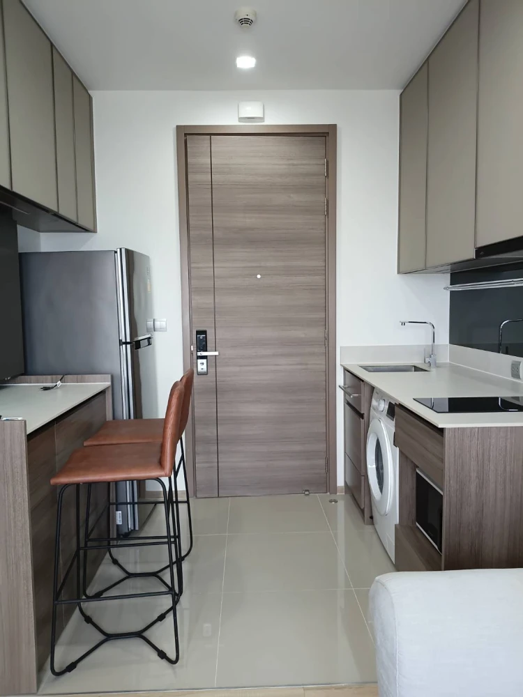 For rent: The Line Phahon-Pradipat, 39th floor, high floor, fully furnished, very livable. Book now!