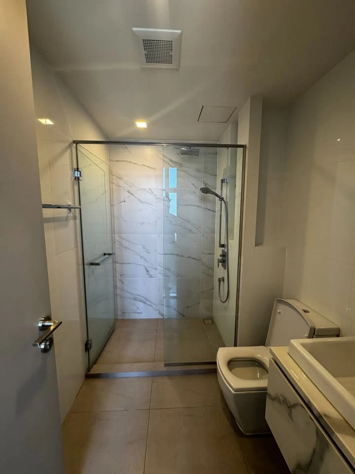 For rent: The Line Sukhumvit 101, beautiful and quiet city view, fully furnished, very attractive.