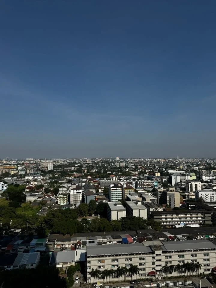 For rent: The Line Sukhumvit 101, beautiful and quiet city view, fully furnished, very attractive.