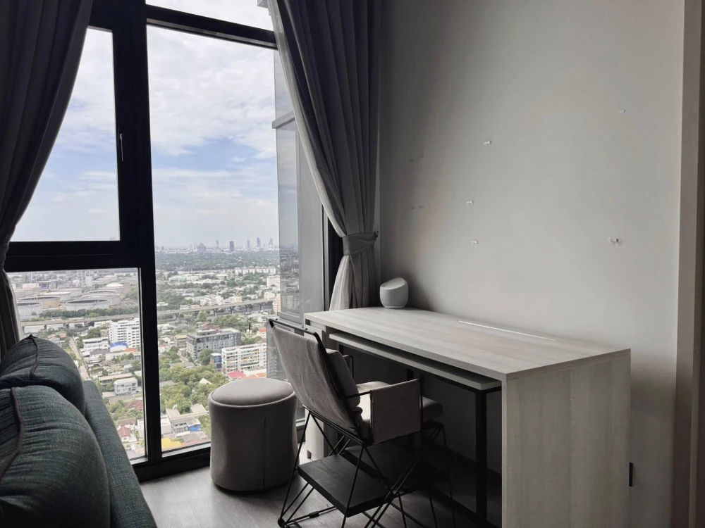 For rent: The Line Sukhumvit 101. Beautiful unit, high floor, high ceiling, corner unit, very private. Book now to secure yours!