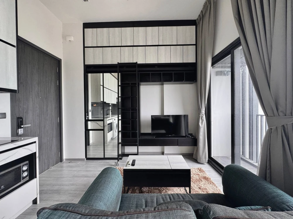 For rent: The Line Sukhumvit 101. Beautiful unit, high floor, high ceiling, corner unit, very private. Book now to secure yours!