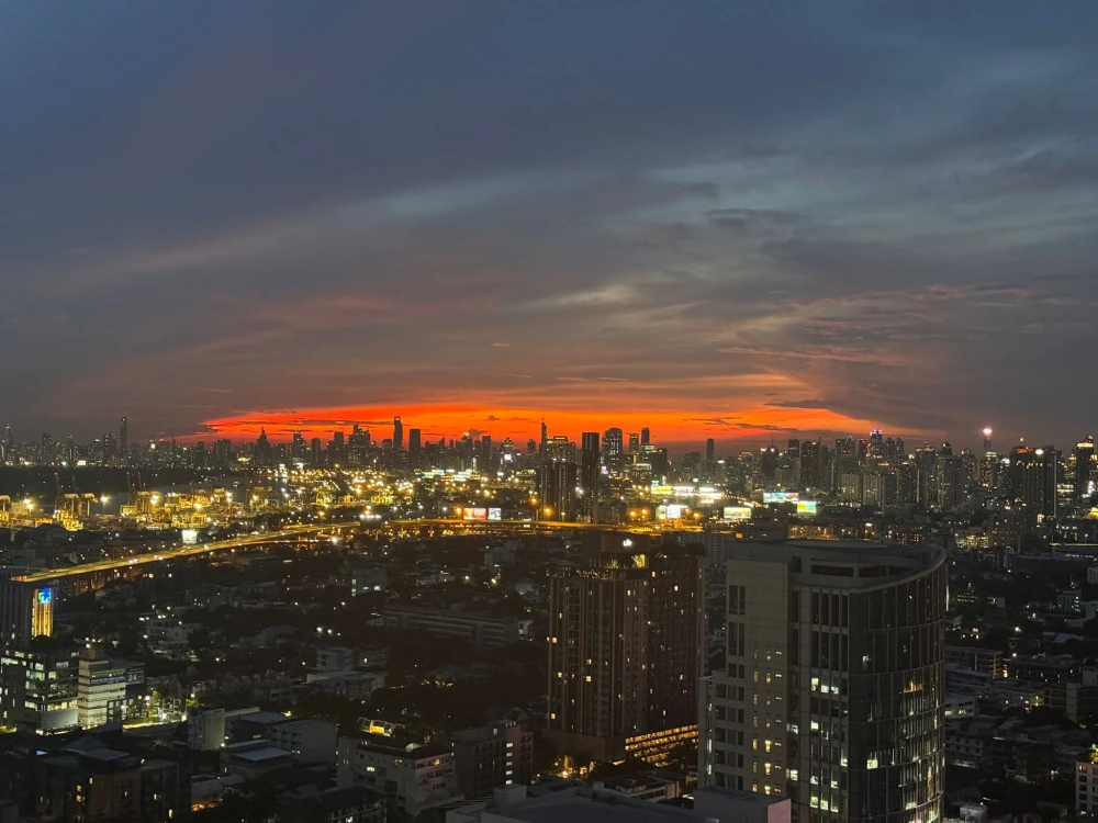 For rent: The Line Sukhumvit 101. Beautiful unit, high floor, high ceiling, corner unit, very private. Book now to secure yours!