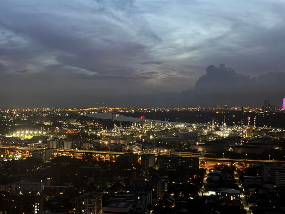 For rent: The Line Sukhumvit 101. Beautiful unit, high floor, high ceiling, corner unit, very private. Book now to secure yours!