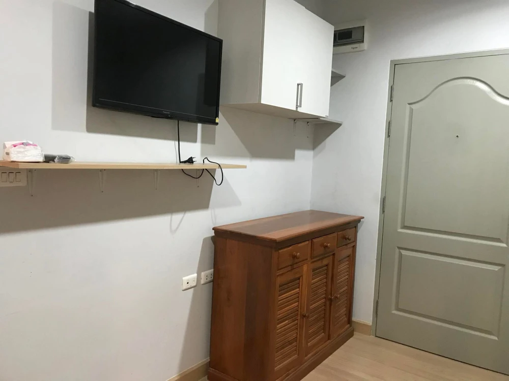 For sale/rent: The Kit Tiwanon. Fully furnished with built-in kitchen. Excellent amenities. Don't miss out!