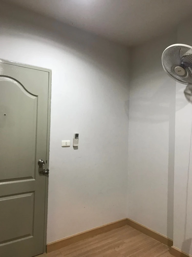 For sale/rent: The Kit Tiwanon. Fully furnished with built-in kitchen. Excellent amenities. Don't miss out!
