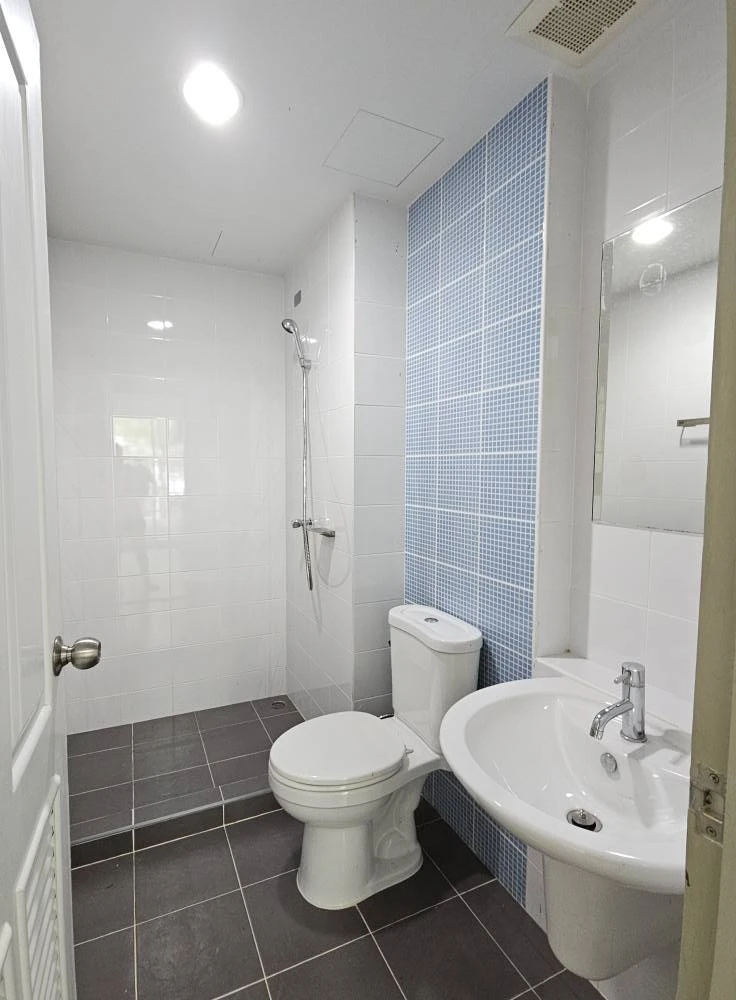 For rent: The Kit, Chaengwattana, separate rooms, white tone, comfortable to the eye, affordable price, hurry and reserve now.