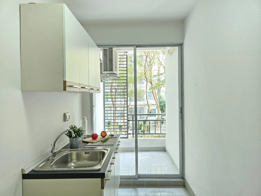 For rent: The Kit, Chaengwattana, separate rooms, white tone, comfortable to the eye, affordable price, hurry and reserve now.