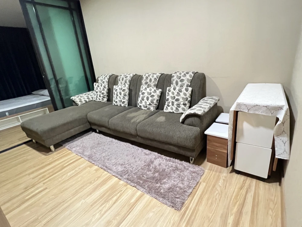For rent: The Cube South Chaengwattana 15/1, 8th floor, room is not hot, with amenities, don't wait.