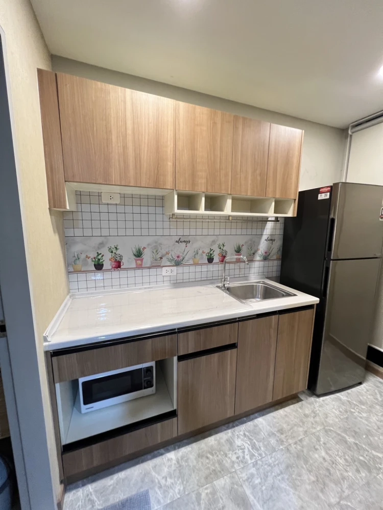 For rent: The Cube South Chaengwattana 15/1, 8th floor, room is not hot, with amenities, don't wait.